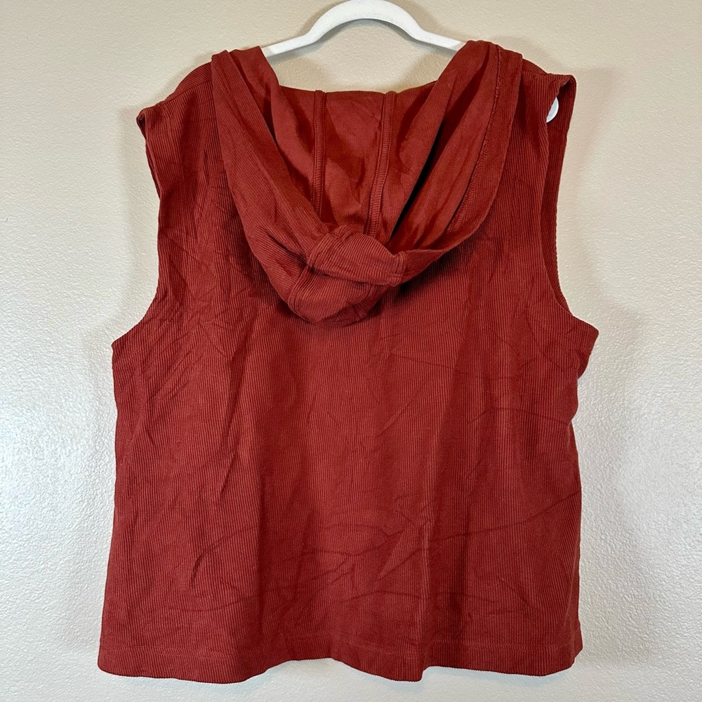 FP Beach Day Tripper Sleeveless Hooded Rust/Brick Top - Picture 5 of 6